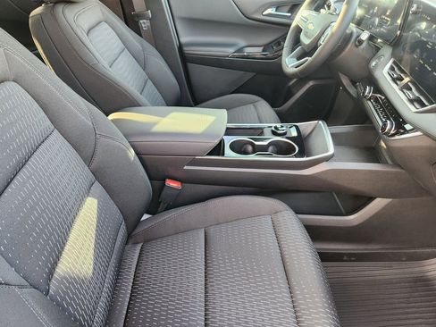 New 2026 Chevrolet Equinox LT w/ LPO, Floor Liner Package FWD image 10