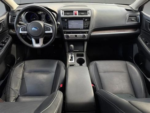 Used 2017 Subaru Outback 3.6R Limited image 9
