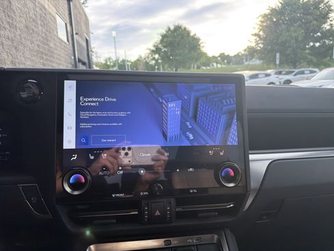 Used 2024 Lexus GX 550 AWD/4WD image 29