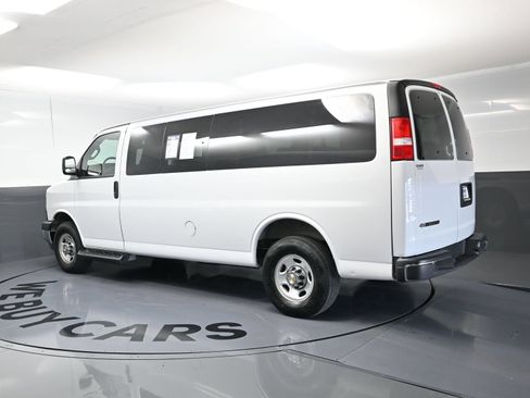 Used 2025 Chevrolet Express 3500 LT w/ LT Preferred Equipment Group RWD image 7