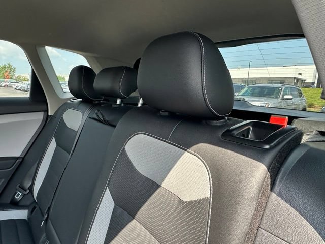 Certified 2022 Volkswagen Taos SEL AWD/4WD image 29