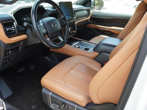 Used 2023 Ford Expedition Max Platinum RWD image 8