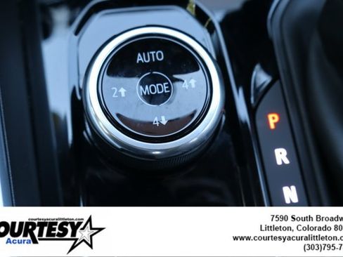 Used 2024 Chevrolet Colorado Trail Boss w/ Technology Package AWD/4WD image 18