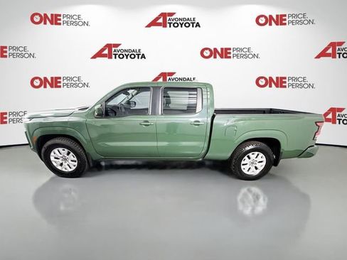 Used 2022 Nissan Frontier SV w/ Technology Package image 4