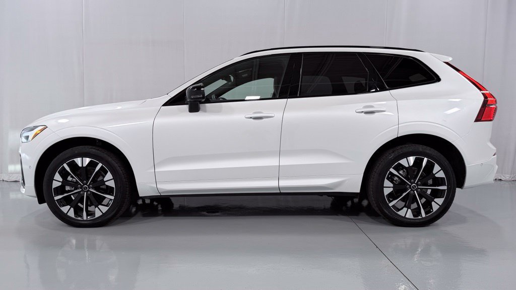 Certified 2026 Volvo XC60 B5 Plus AWD/4WD image 9