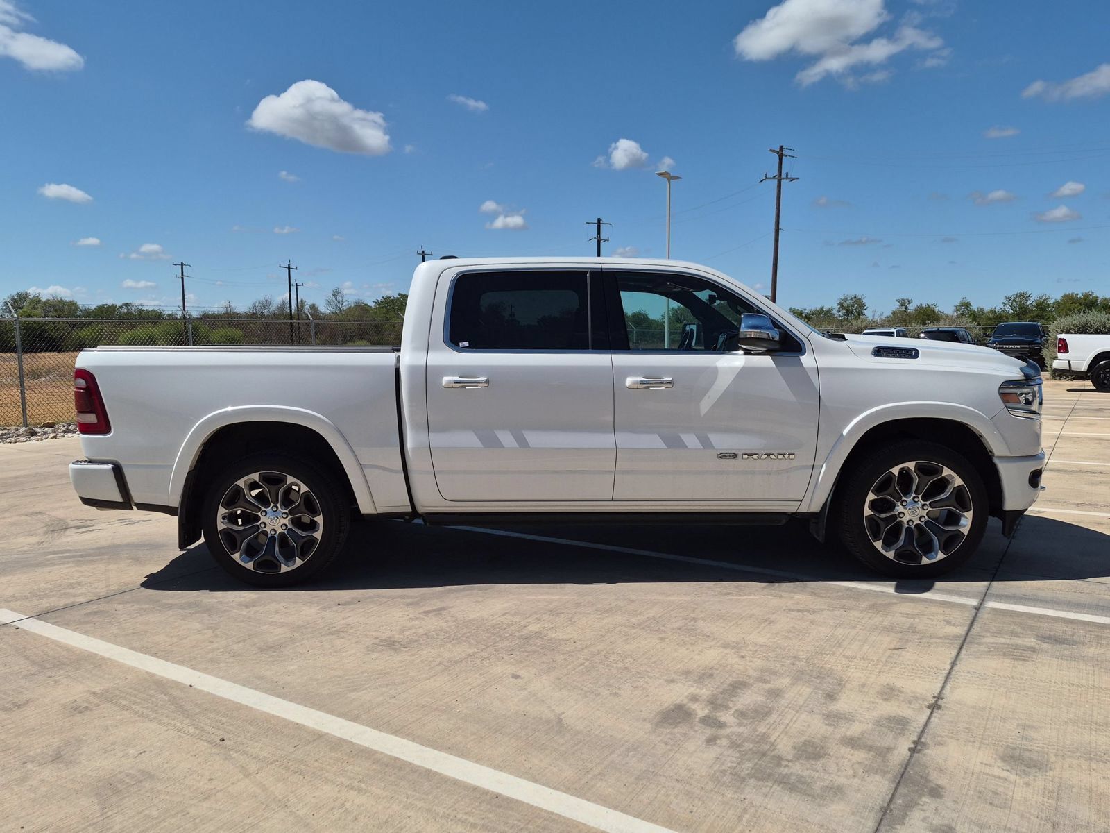 Used 2019 RAM 1500 Limited AWD/4WD image 2
