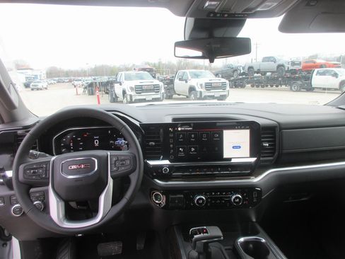 New 2026 GMC Sierra 1500 Elevation image 16
