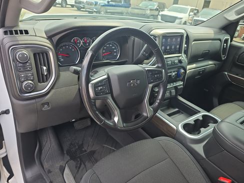 Used 2019 Chevrolet Silverado 1500 LT Trail Boss AWD/4WD image 16
