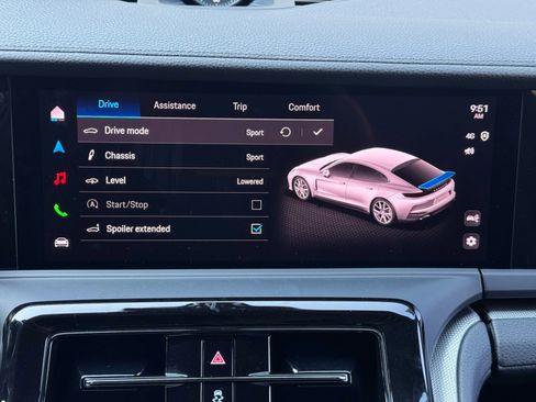 Used 2025 Porsche Panamera image 31
