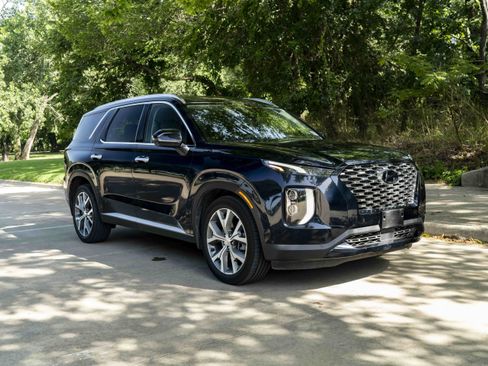 Used 2021 Hyundai Palisade SEL w/ Convenience Package FWD image 2