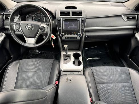 Used 2014 Toyota Camry SE FWD image 12