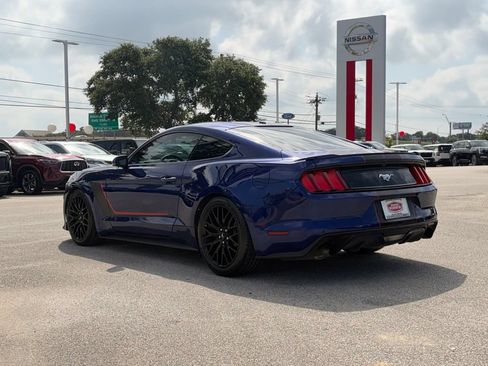 Used 2016 Ford Mustang Coupe RWD image 6
