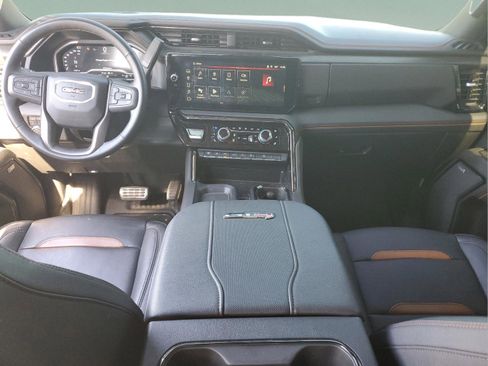 Used 2024 GMC Sierra 2500 AT4 w/ AT4 Premium Plus Package image 8