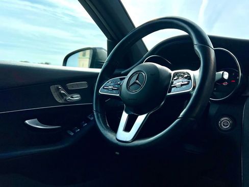 Certified 2022 Mercedes-Benz GLC 300 4MATIC image 11