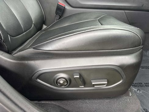 Used 2022 Jeep Grand Cherokee Limited w/ Luxury Tech Group II RWD image 12