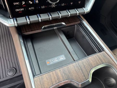 New 2026 GMC Acadia Denali Ultimate w/ LPO, Floor Liner Package AWD/4WD image 22