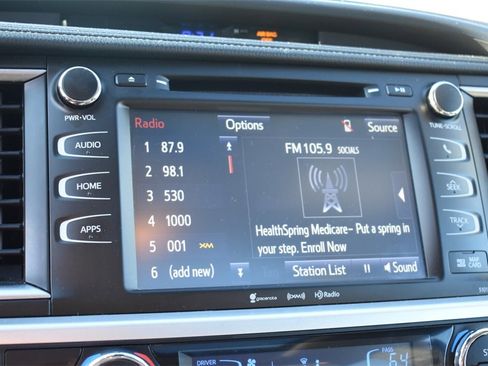 Used 2017 Toyota Highlander XLE image 34