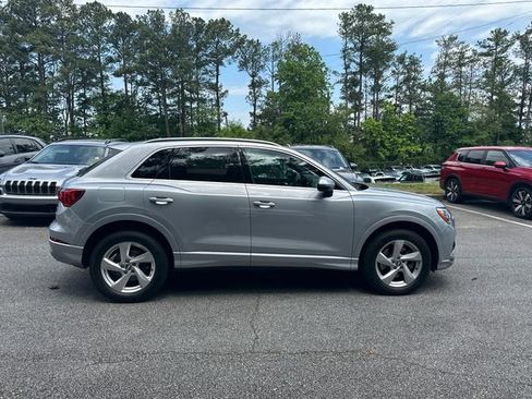 Used 2019 Audi Q3 2.0T Premium w/ Convenience Package AWD/4WD image 4