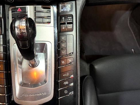 Used 2013 Porsche Panamera GTS image 22