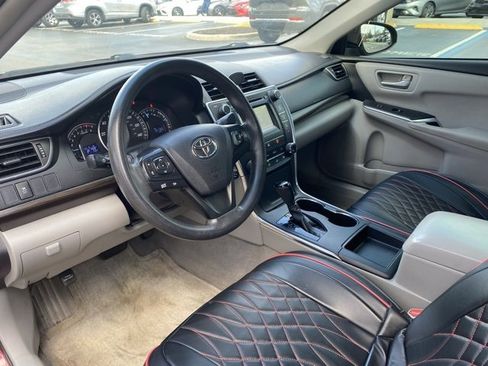 Used 2015 Toyota Camry LE image 11