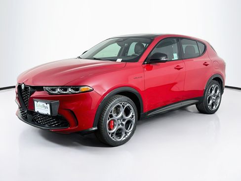 Used 2024 Alfa Romeo Tonale Veloce AWD/4WD image 3