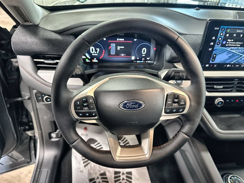 New 2026 Ford Explorer Active w/ Active Comfort Package RWD image 17