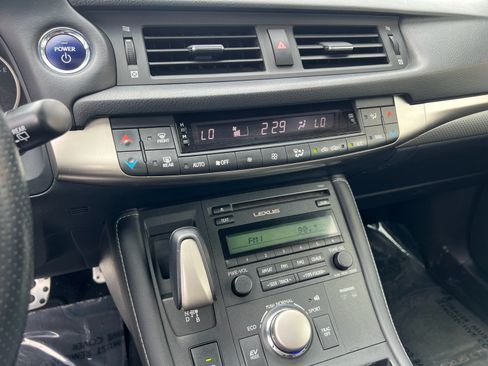 Used 2015 Lexus CT 200h w/ F Sport w/Nuluxe Interior FWD image 26