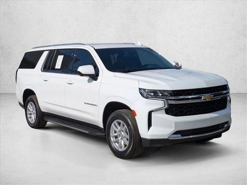 Used 2024 Chevrolet Suburban LS RWD image 2