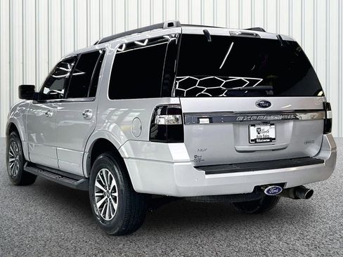 Used 2017 Ford Expedition XLT image 4