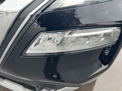 Certified 2023 Nissan Rogue SV image 30