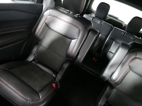 Used 2022 Ford Explorer ST-Line image 12