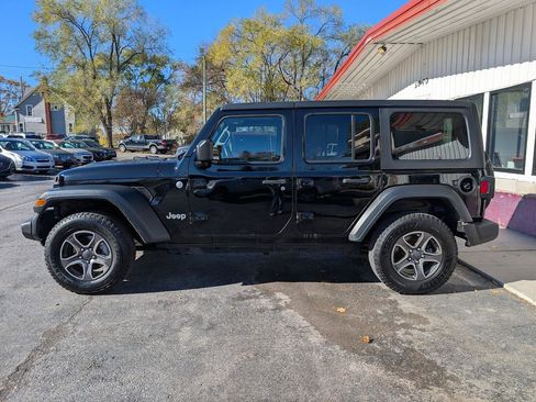 Used 2018 Jeep Wrangler Unlimited Sport S AWD/4WD image 4