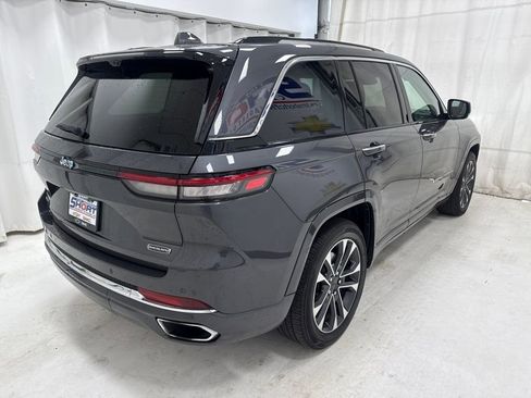 Used 2022 Jeep Grand Cherokee Overland w/ Luxury Tech Group IV image 4