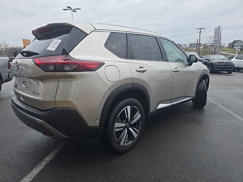 Used 2023 Nissan Rogue SL w/ SL Premium Package image 3