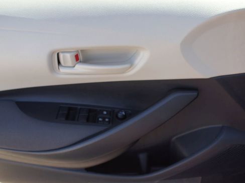 Used 2025 Toyota Corolla LE FWD image 27
