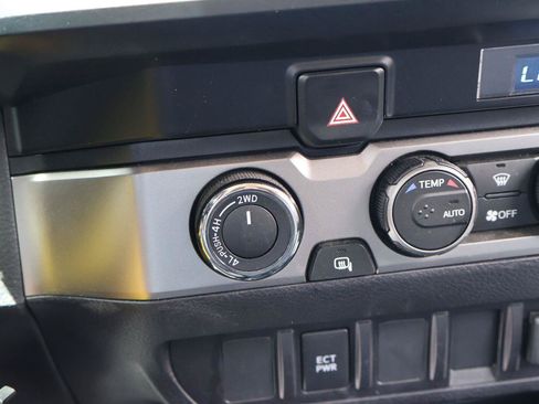 Used 2023 Toyota Tacoma SR AWD/4WD image 23