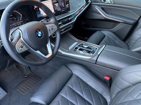 Certified 2023 BMW X7 xDrive40i w/ Premium Package image 11