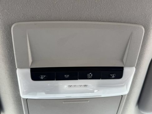 Used 2025 Nissan Sentra SV FWD image 21
