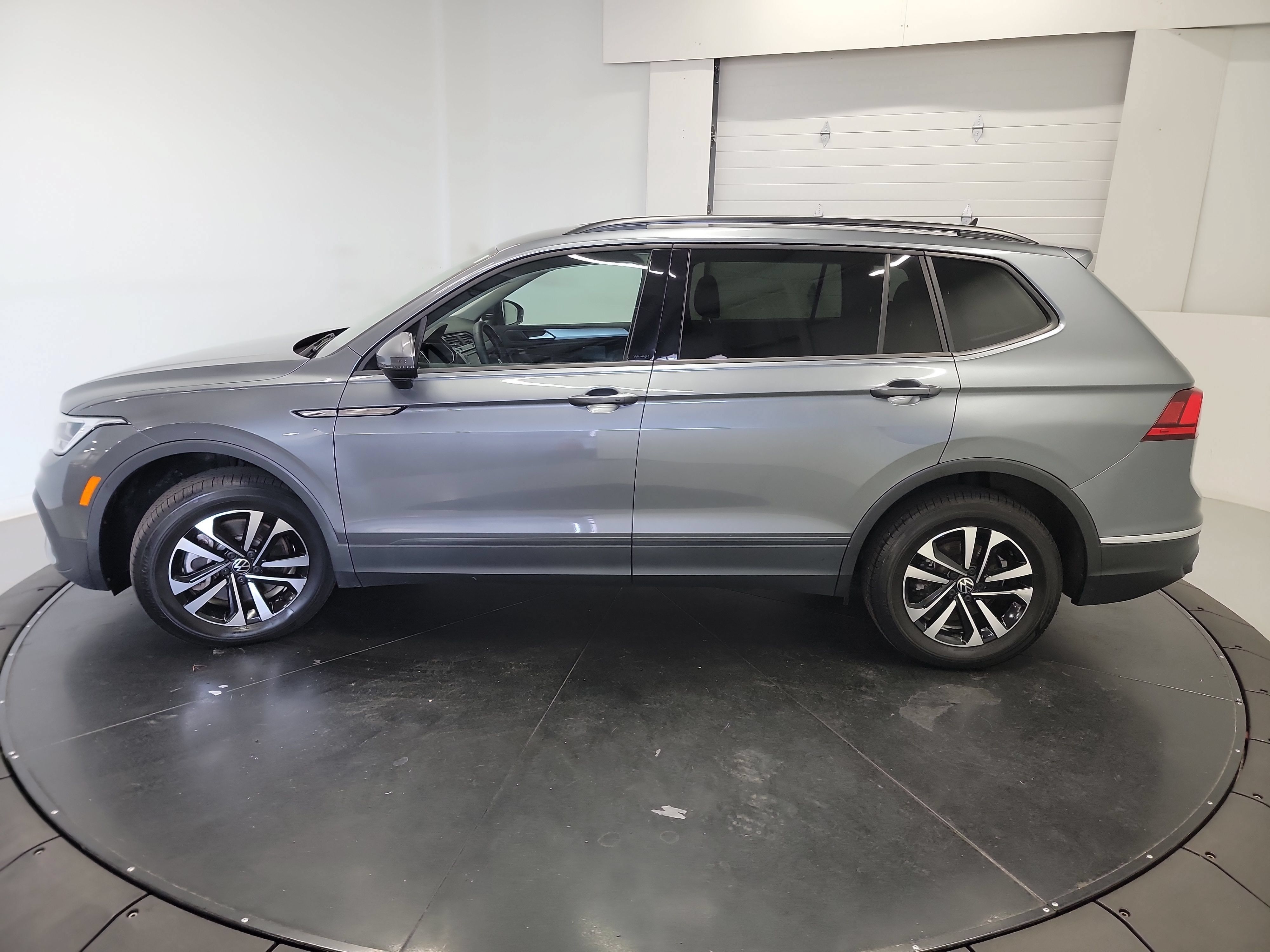 Used 2023 Volkswagen Tiguan S AWD/4WD image 4