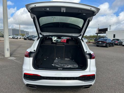 Used 2025 Audi Q5 Premium w/ Convenience Package image 53