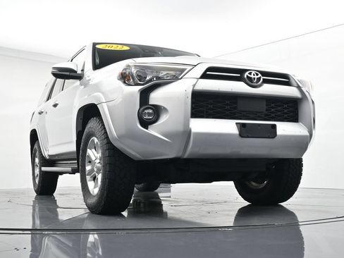 Used 2022 Toyota 4Runner SR5 Premium AWD/4WD image 33