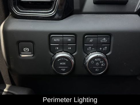 Used 2024 GMC Sierra 1500 AT4 w/ Technology Package AWD/4WD image 28