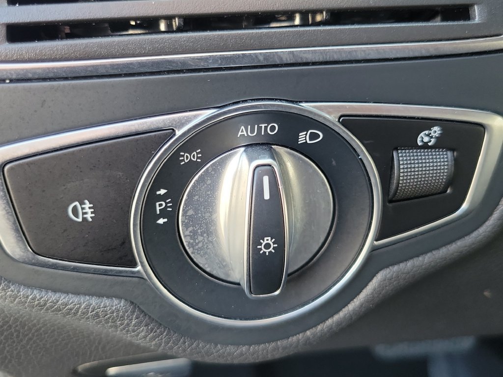 Used 2019 Mercedes-Benz C 300 Sedan image 20