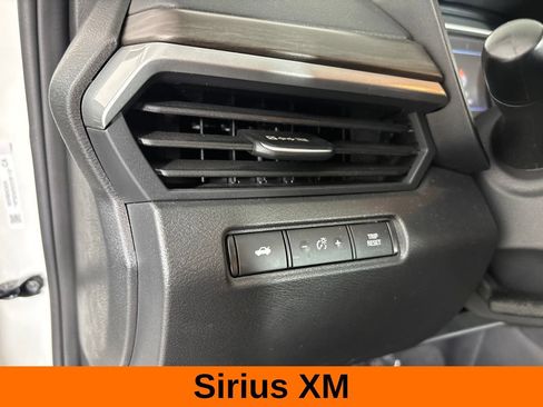 Used 2025 Nissan Altima 2.5 SV FWD image 11