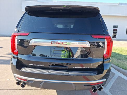 Used 2021 GMC Yukon Denali w/ Denali Premium Package image 5