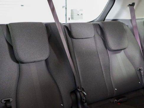 Used 2023 Kia Carnival LX image 29