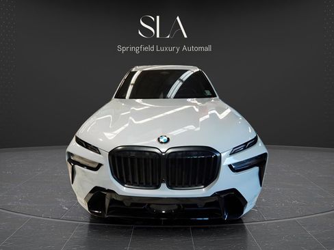 Used 2024 BMW X7 xDrive40i image 2