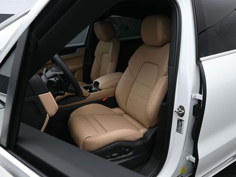 New 2026 Porsche Cayenne S image 5