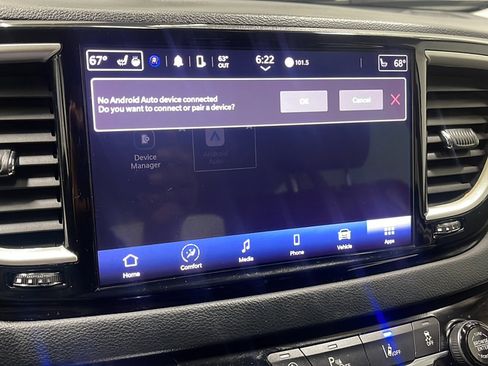 Used 2023 Chrysler Pacifica Touring-L FWD image 9