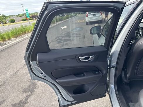 Used 2025 Volvo XC60 B5 Plus AWD/4WD image 16